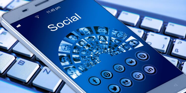 Trouver un emploi grâce aux réseaux sociaux